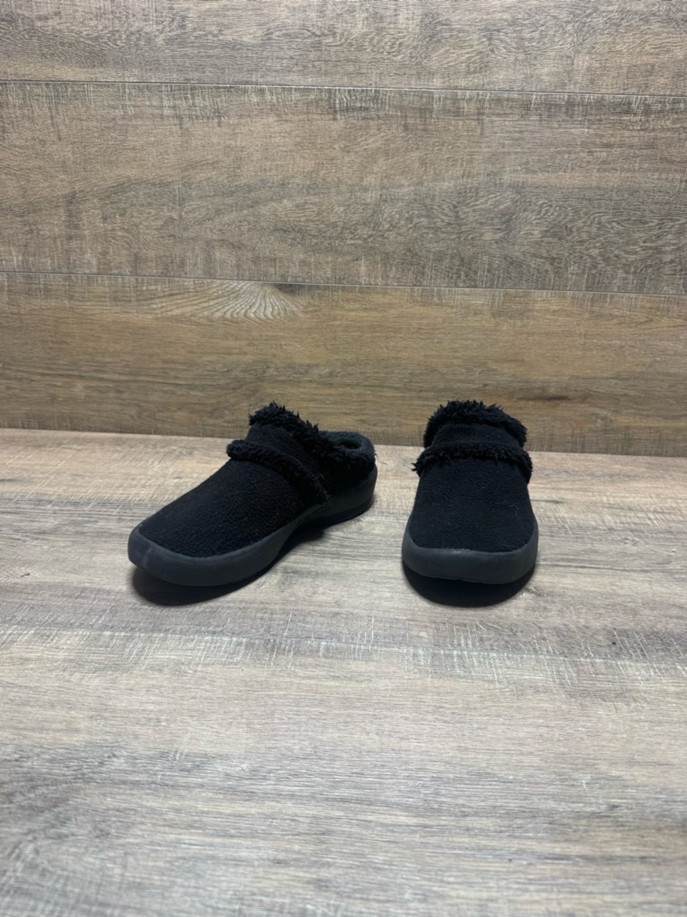 Oofos Black Slip-On Fleece Clog